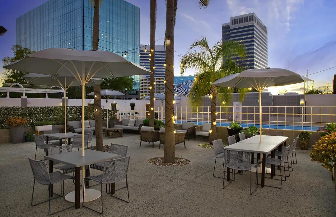 Doubletree By Hilton Lax - El Segundo-1