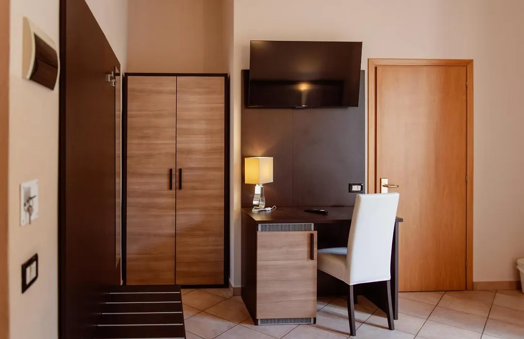 Hotel Rossi-1
