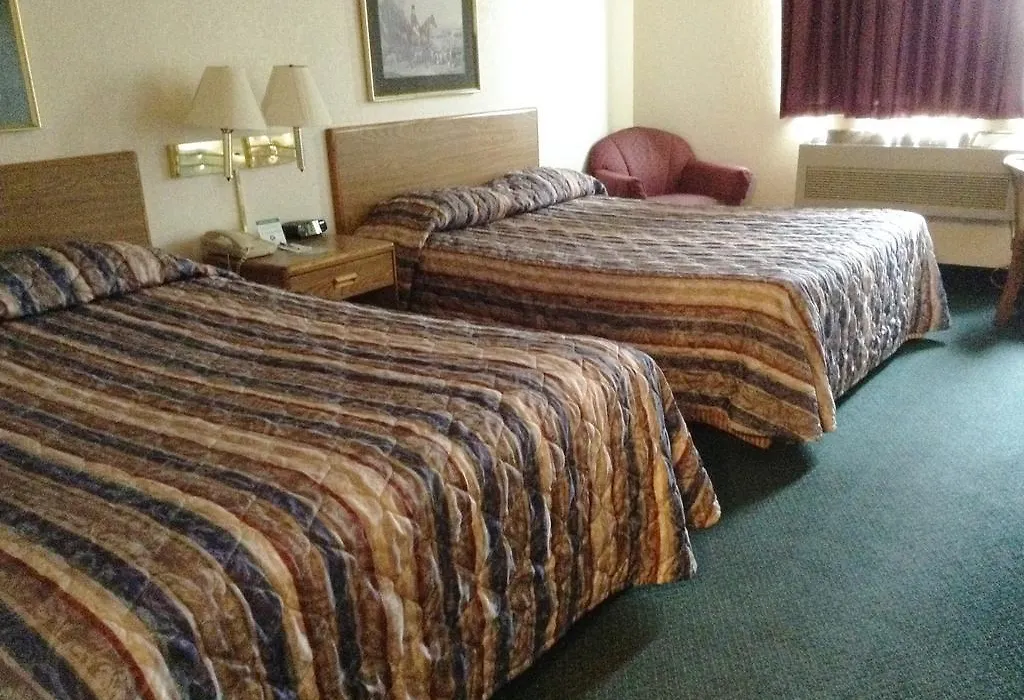 Travelodge By Wyndham Hudsonville-1