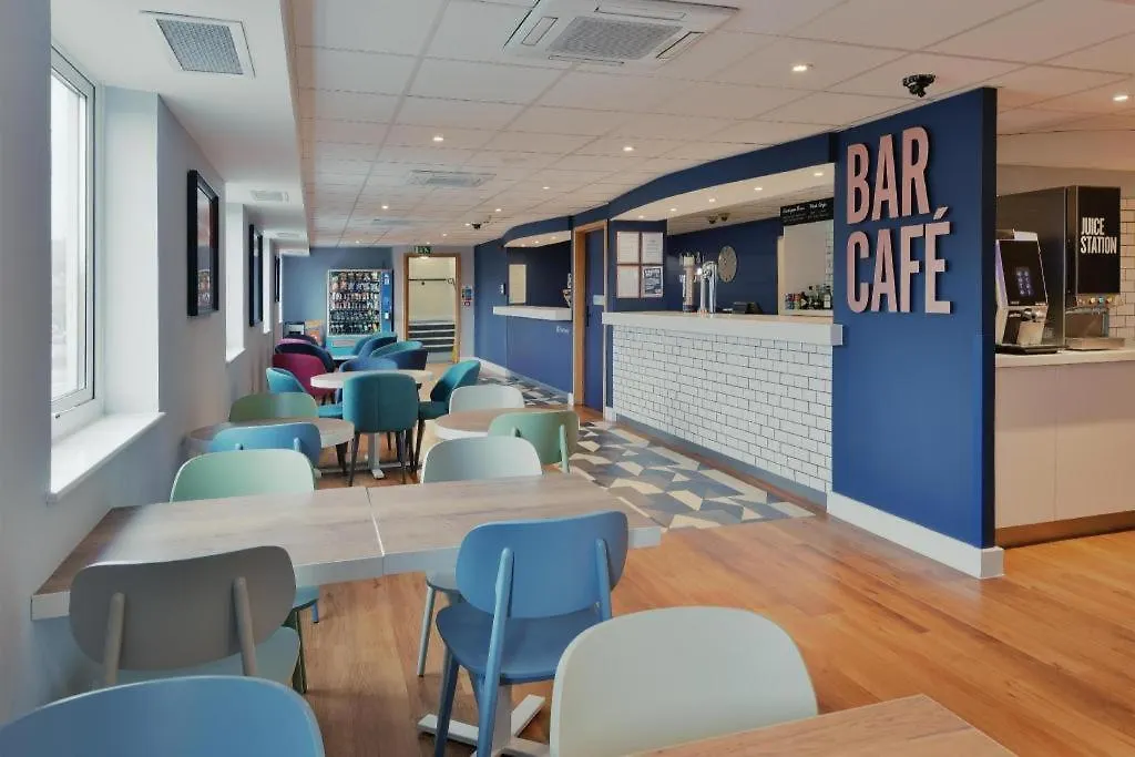 Travelodge St Austell-1