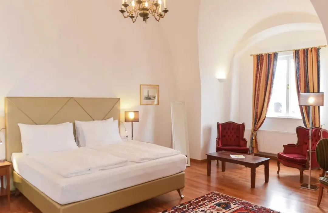 Schlosshotel Mailberg-1