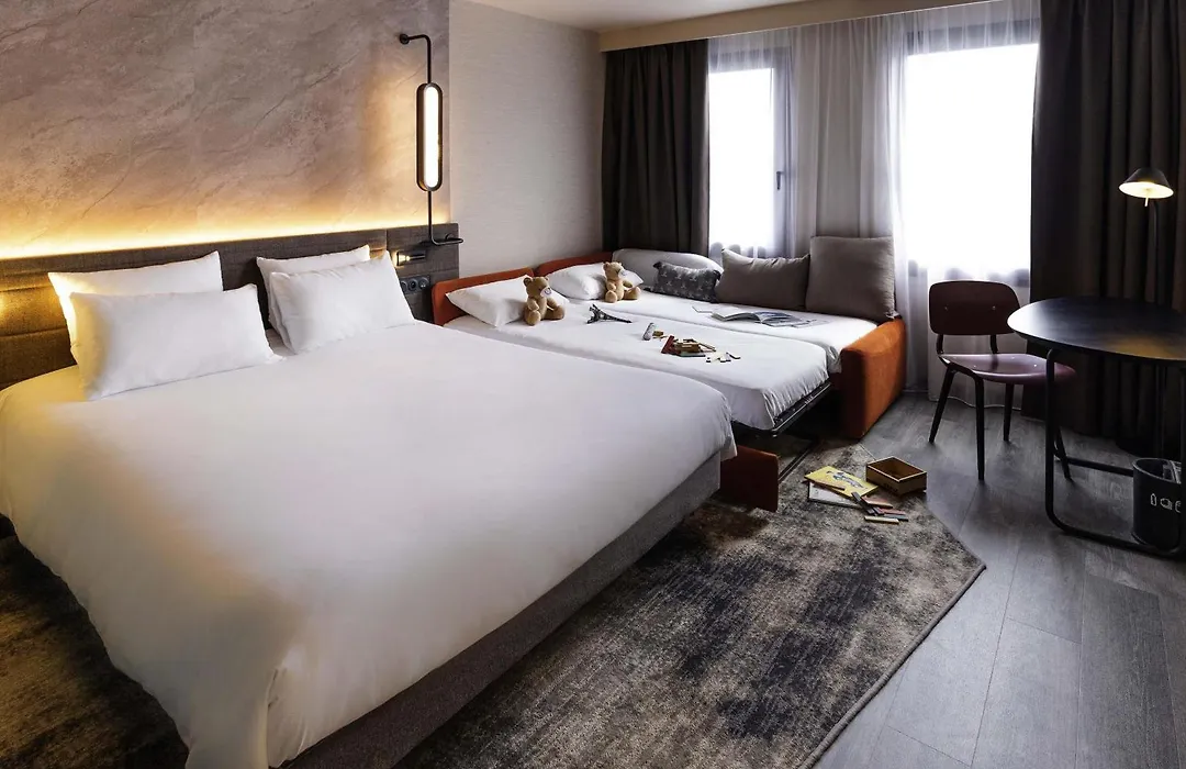 Novotel Paris Suresnes Longchamp-1