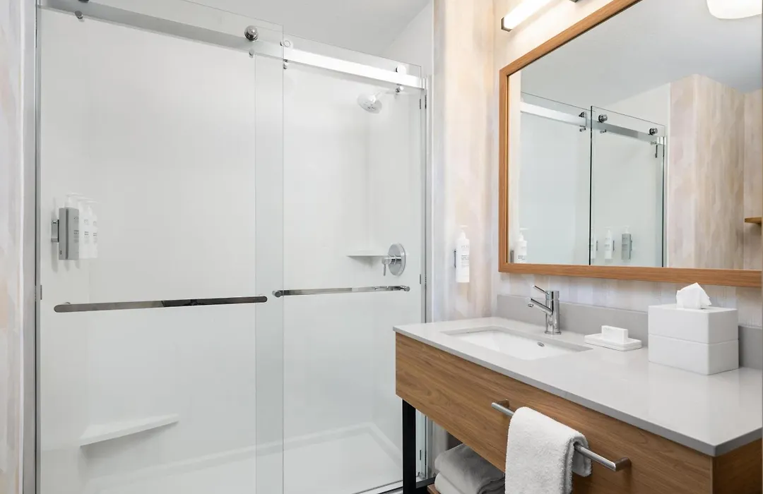 Hampton Inn&Suites Ontario-1