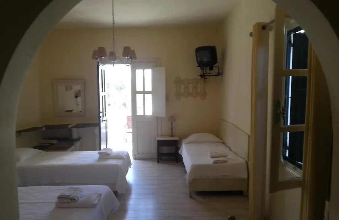 Studios & Suites Rania-1