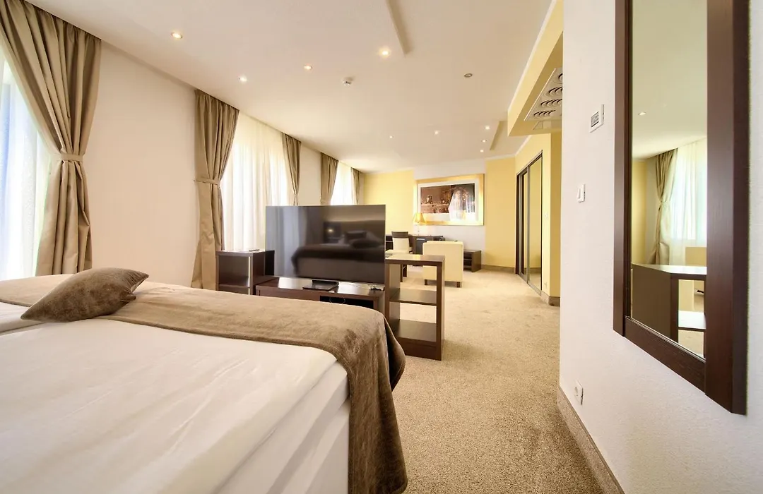 Hotel Marina-1