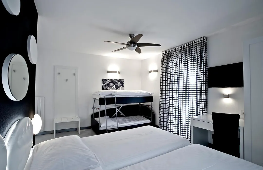 Hotel Riviera-1