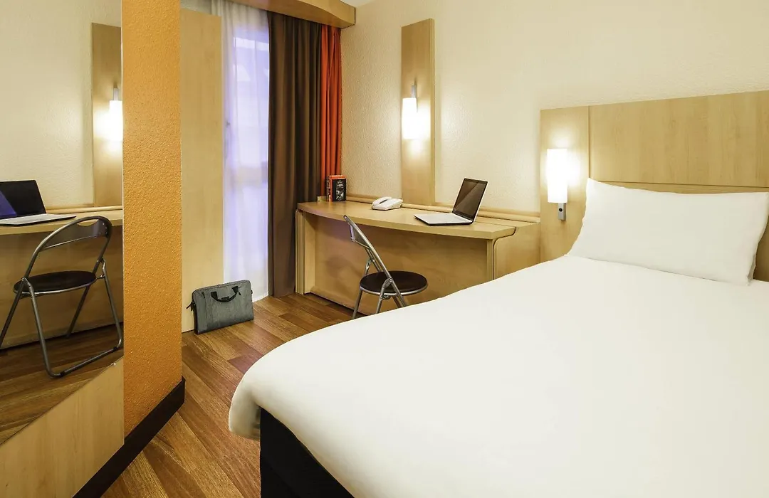 ibis Versailles Château-1