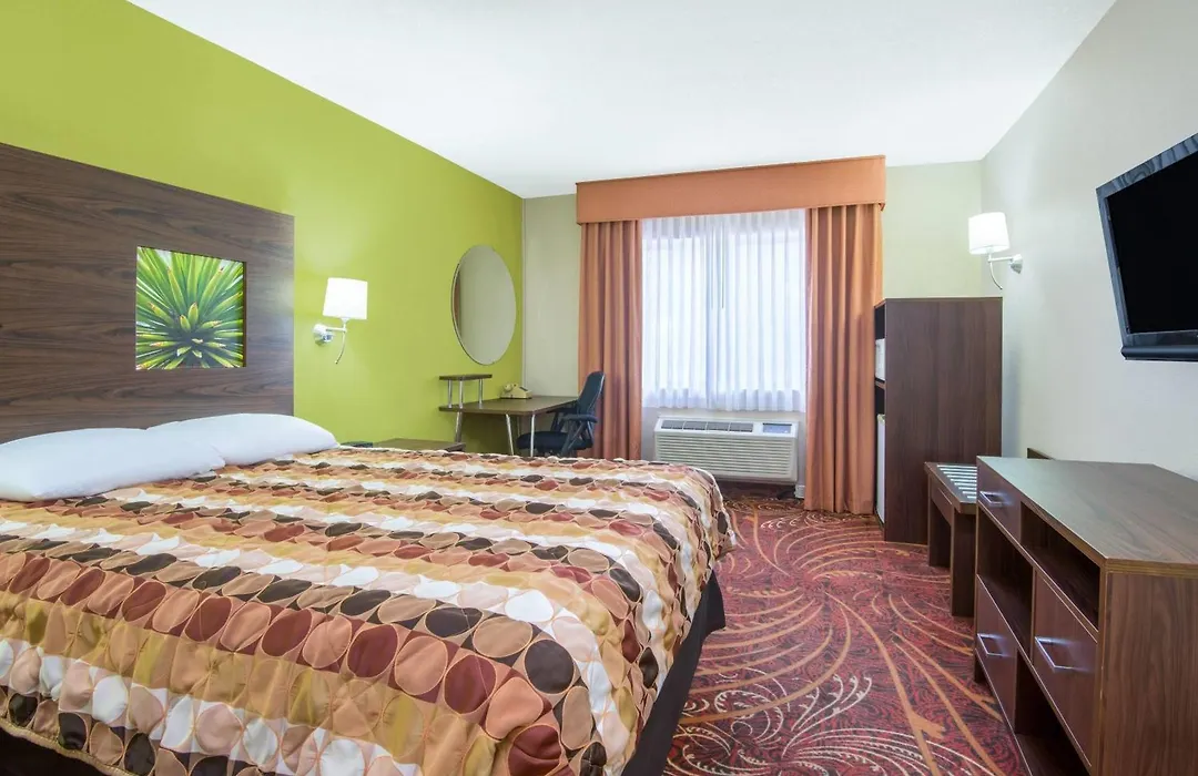 Super 8 By Wyndham Portales-1