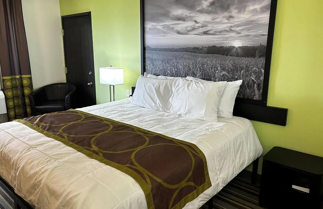 Super 8 By Wyndham Nebraska City-1