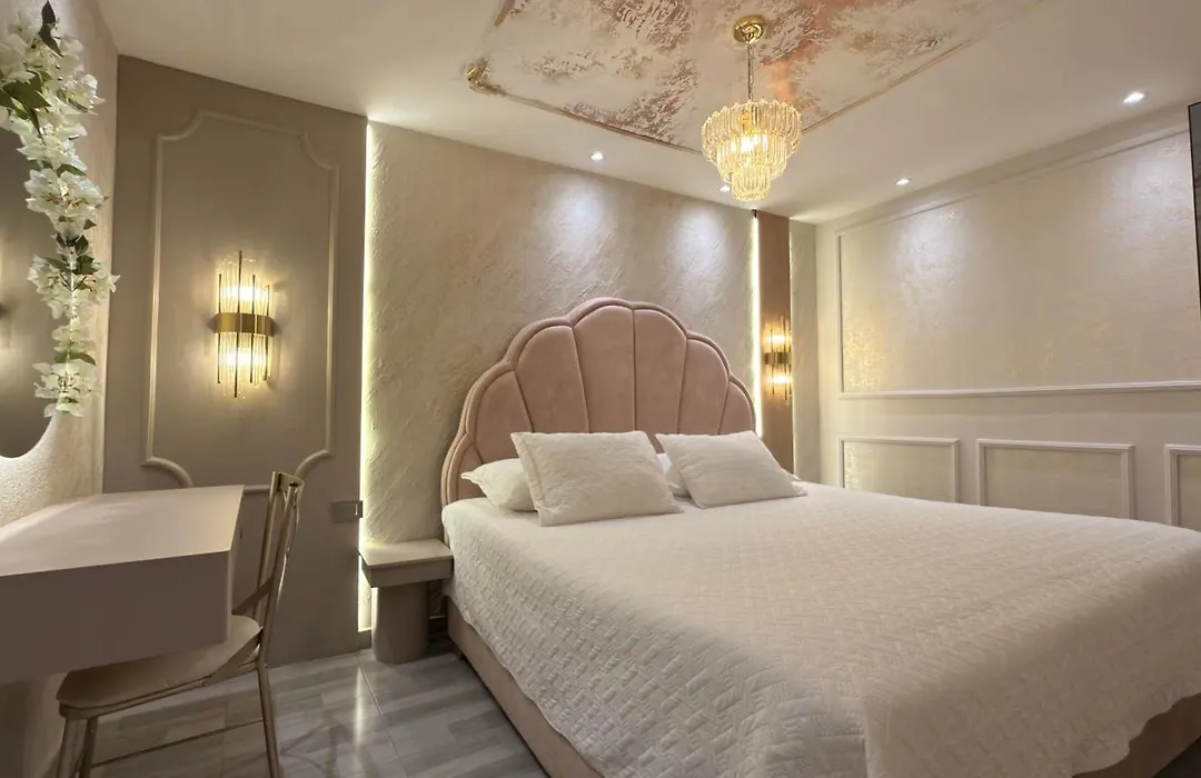 Hotel Paris Carré-1