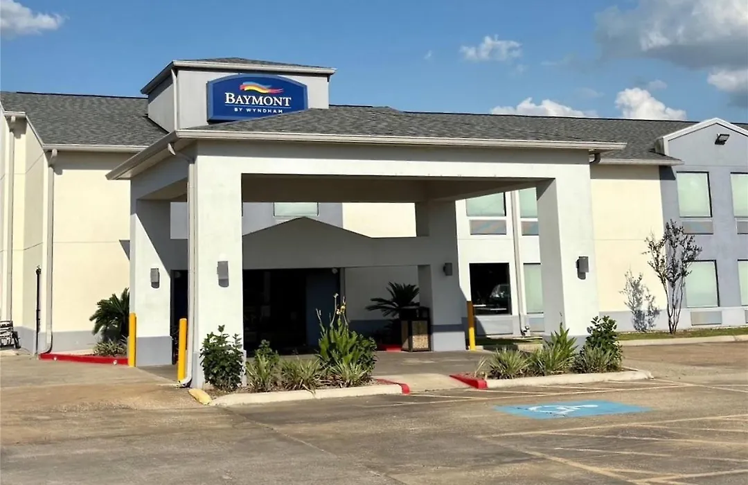 Baymont By Wyndham Iowa Lake Charles-1
