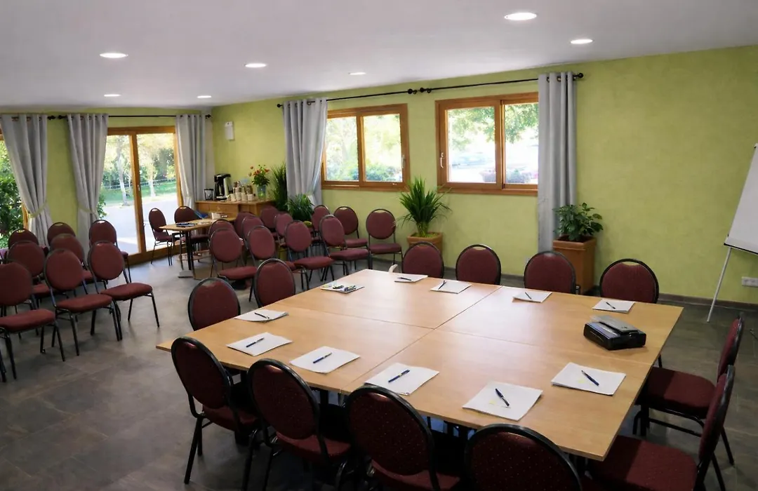 Logis Hotel Le Lac-1