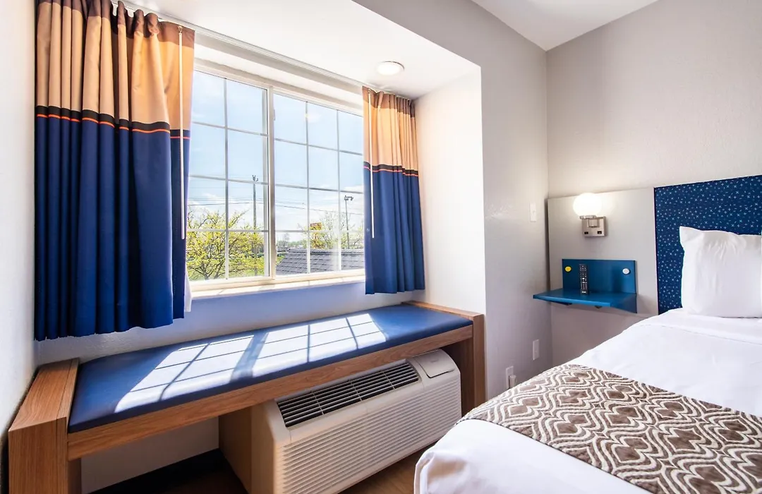 Microtel Inn & Suites By Wyndham London-1