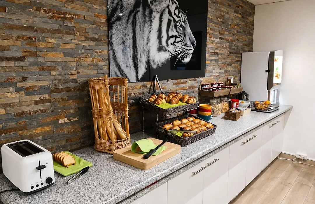 Enzo Hotels Diane - Logis Amneville-1