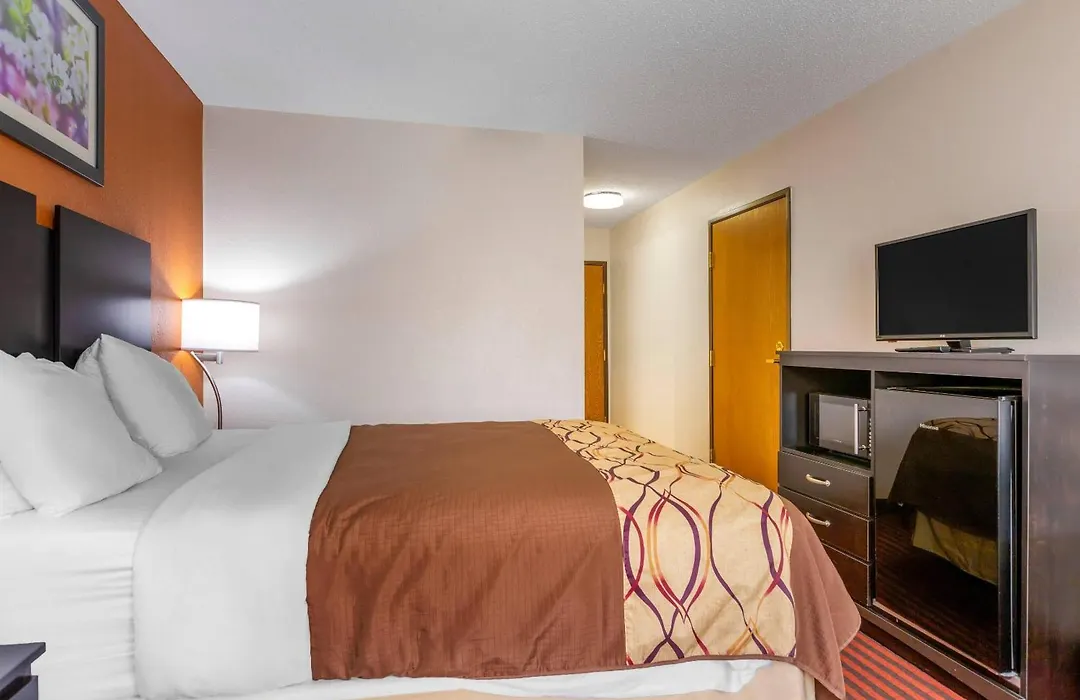 Rodeway Inn Coopersville-1