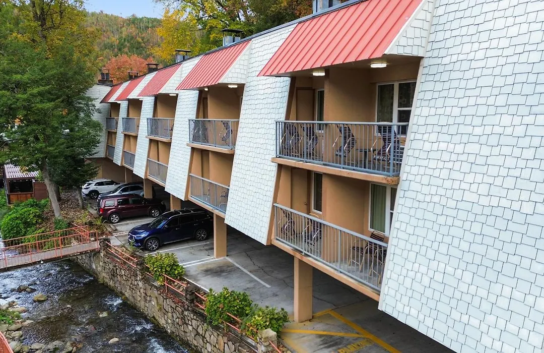 Quality Inn Creekside - Downtown Gatlinburg-1