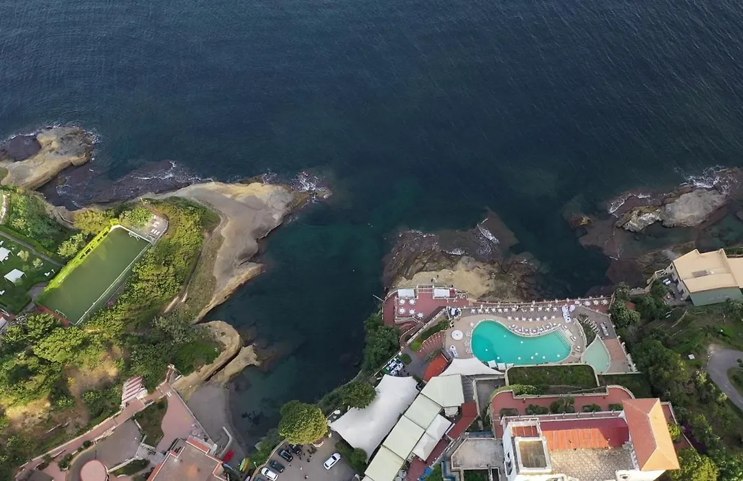 Baia delle Rocce Verdi Resort-1