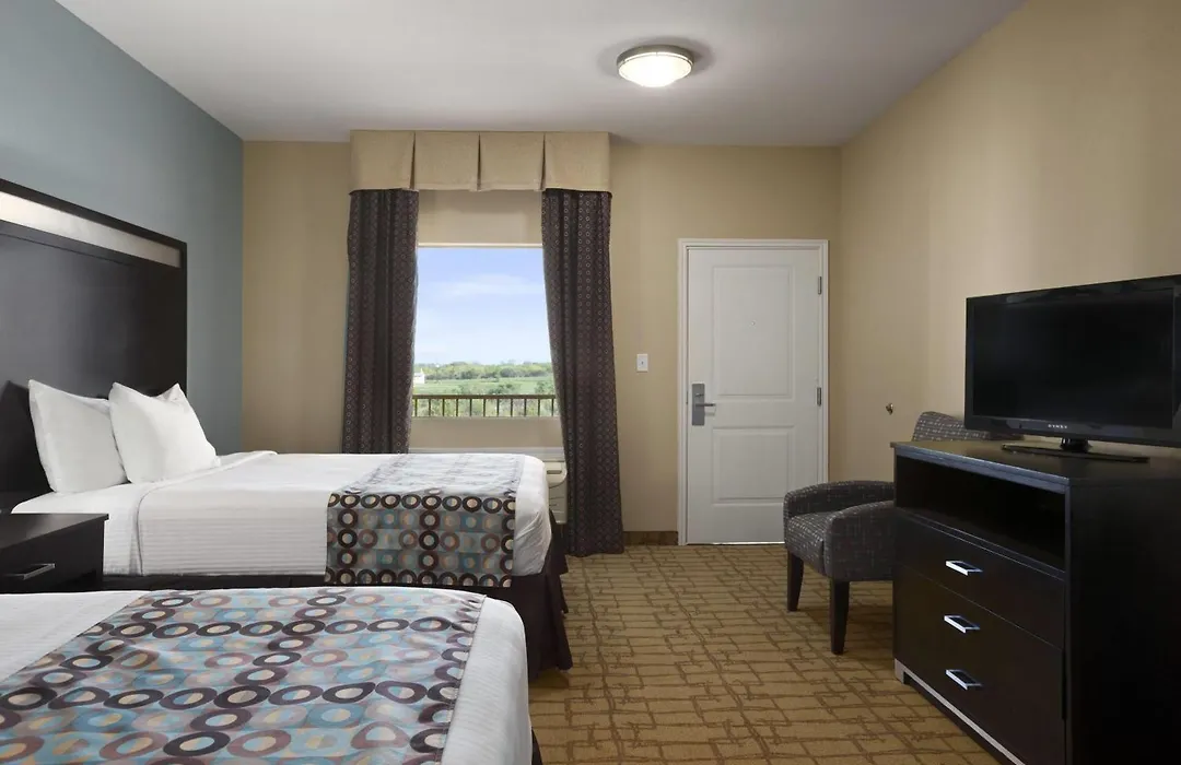 Days Inn & Suites By Wyndham Gonzales Tx-1
