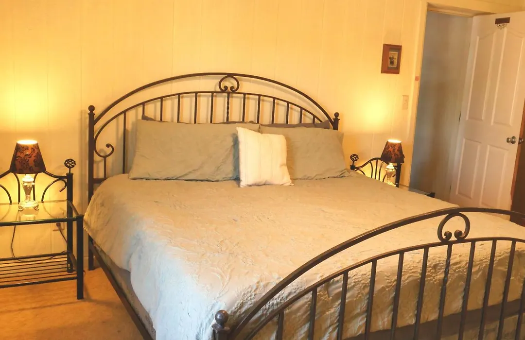 Tombstone Bordello Bed & Breakfast-1