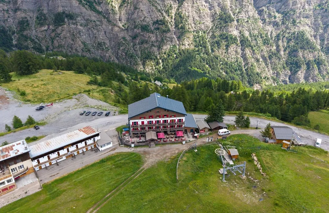 Hotel Chalet Sainte-Anne-1