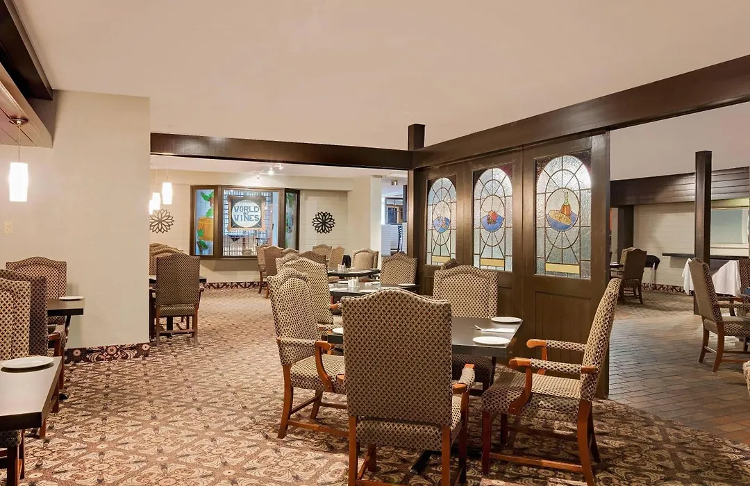 Ramada By Wyndham Pinewood Park Resort North Bay-1