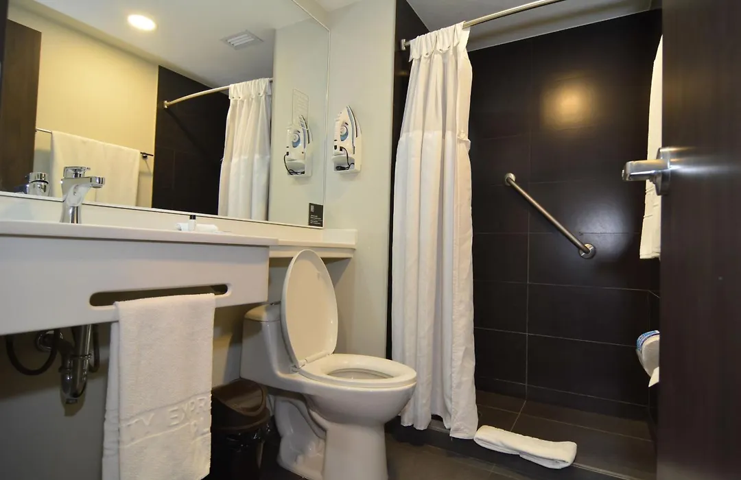 City Express Plus by Marriott Medellín Colombia-1