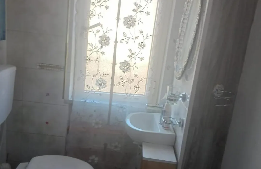B&B Cleopatra-1