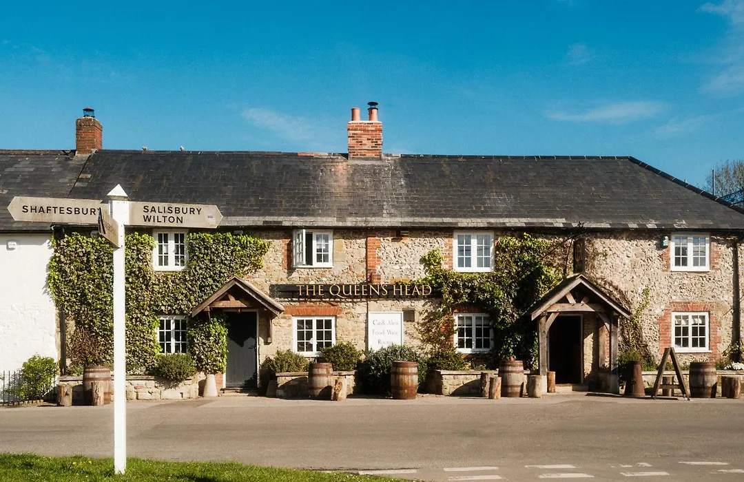 The Queen'S Head-1