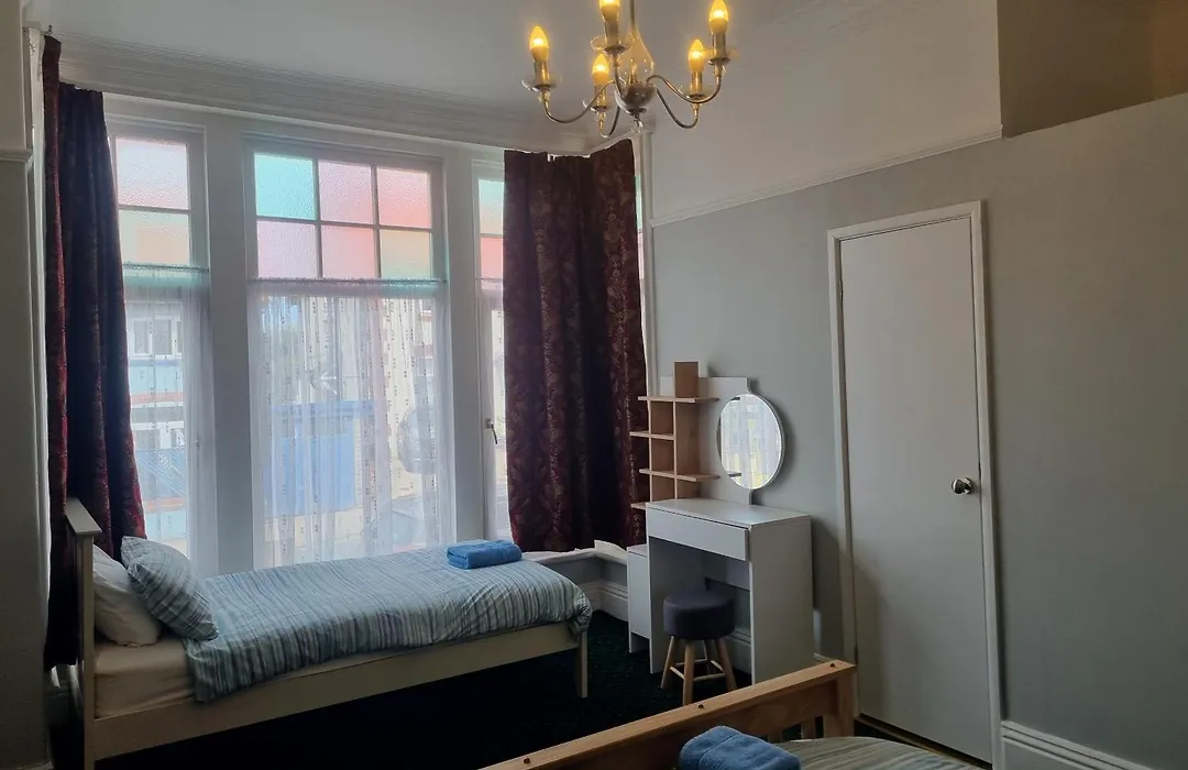 The Meltham Guesthouse Scarborough-1