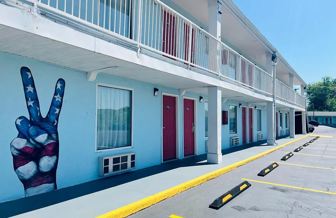 Hometown Inn-1