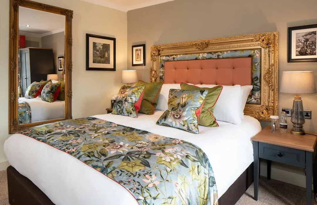 The Kings Arms And Royal Hotel, Godalming, Surrey - The Coaching Inn Group-1
