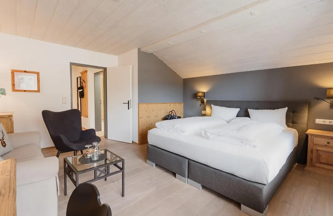 Staudacherhof in Garmisch-Partenkirchen I Blick aufs Zugspitzmassiv I einzigartige Bayurvida Küche-1