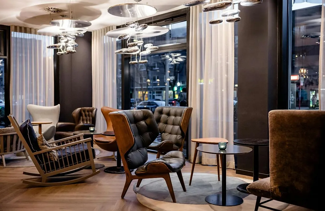 Motel One Hamburg-Alster-1