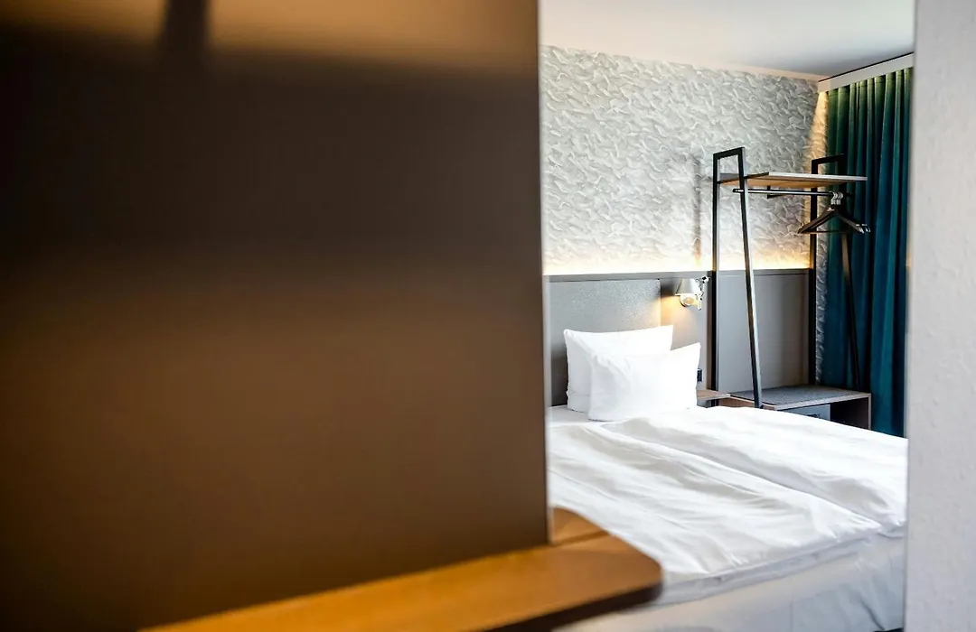 Motel One Hamburg-Alster-1