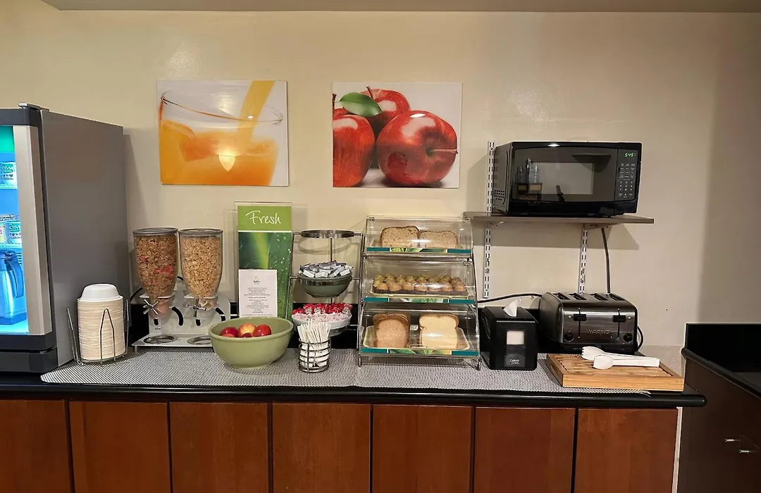 Quality Inn & Suites Everett-1
