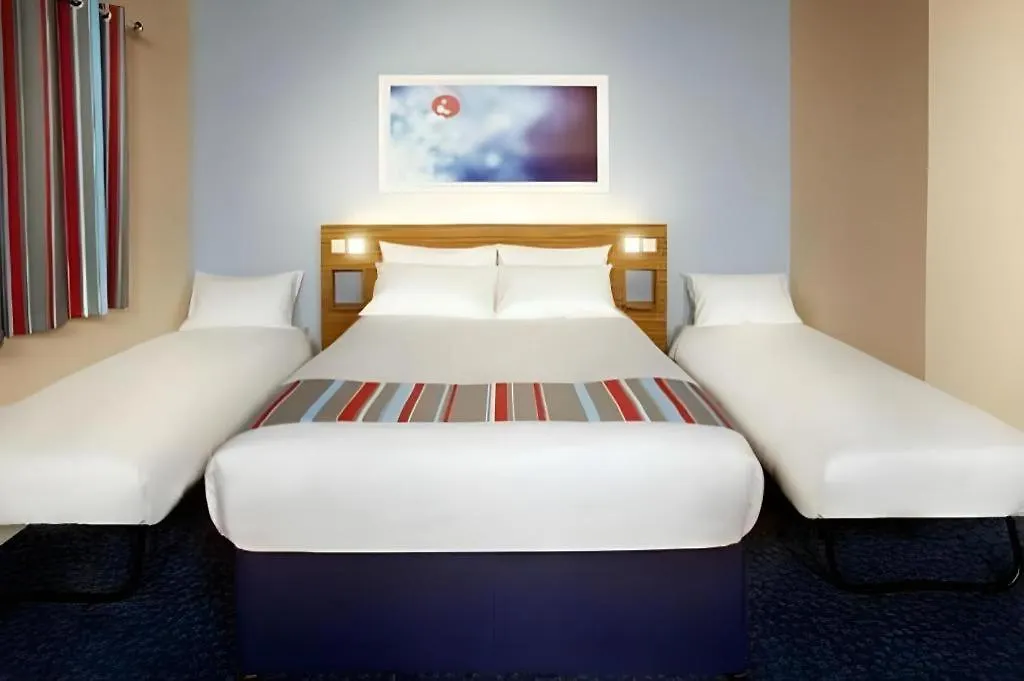 Travelodge Cambridge Newmarket Road-1
