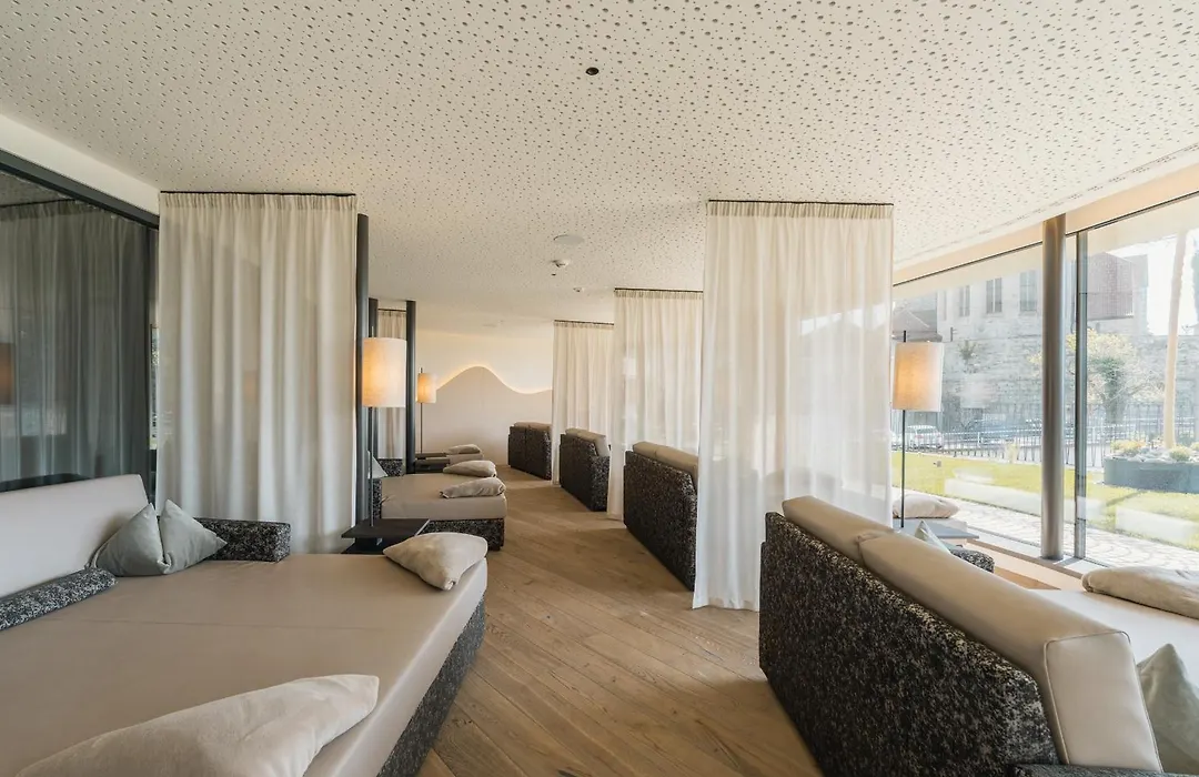 Hotel Schlosswirt-1