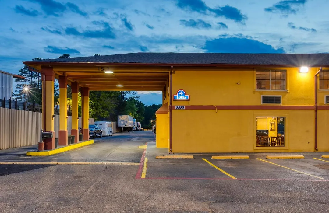 Executive Inn & Suites-1