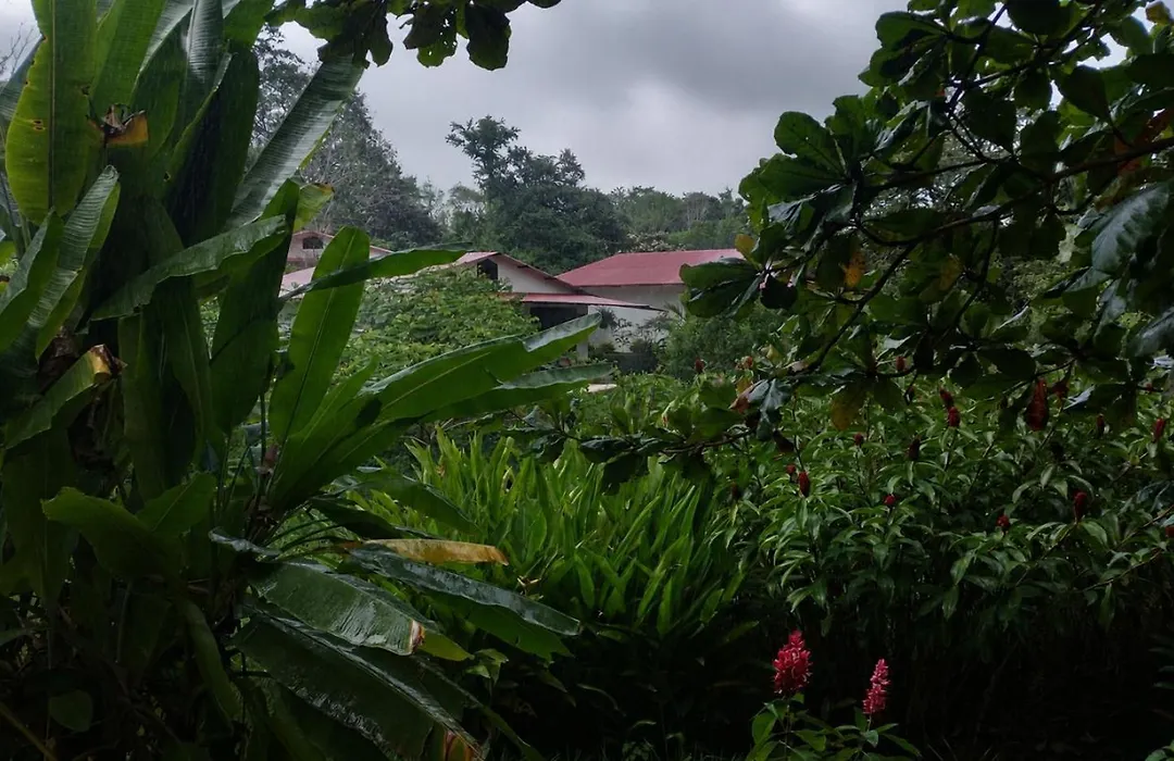 Los Susurros. Casa-1