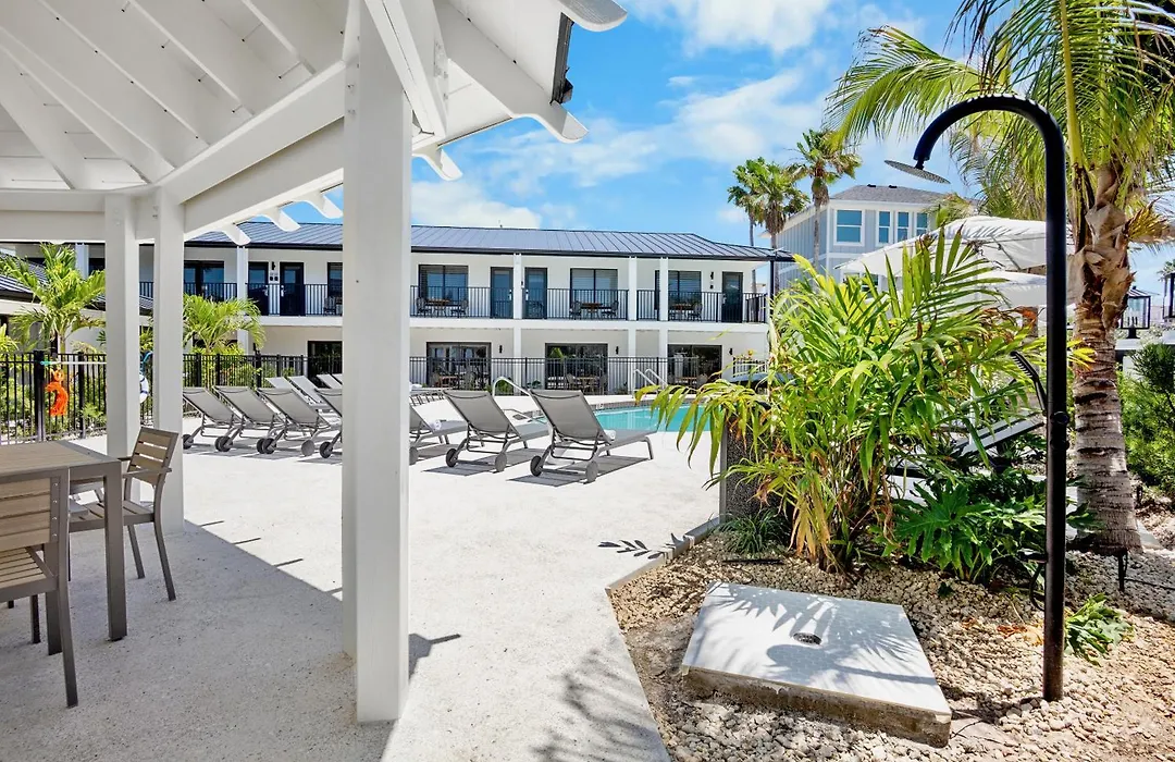 Tropic Isle At Anna Maria Island Inn-1