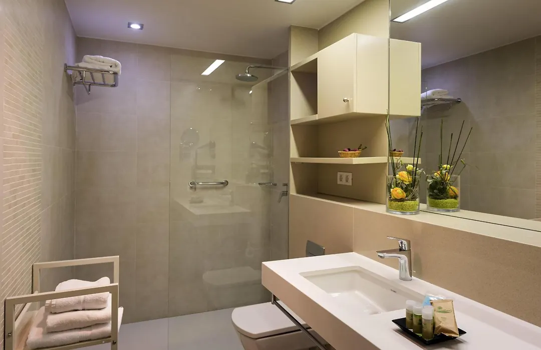 Ibis Styles Figueres Ronda-1