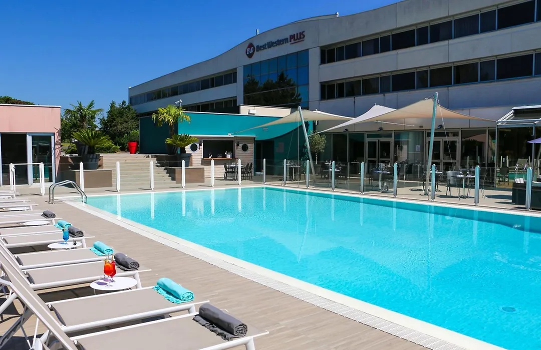 Best Western Plus Hotel Admiral-1