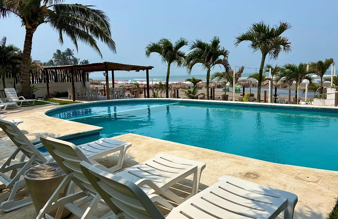 Hotel Lunazul In Costa Esmeralda-1