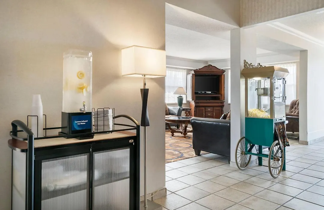 Quality Inn & Suites Manistique-1