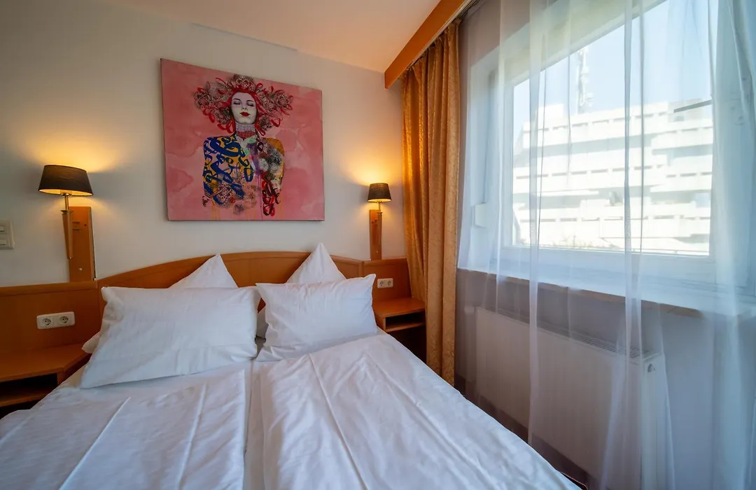 Hotel Mondial Munich-1