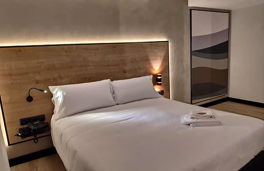 Ibis Styles Figueres Ronda-1