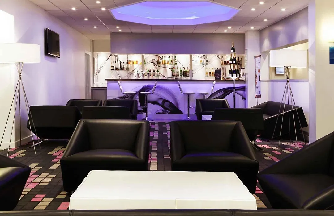 Novotel Fontainebleau Ury-1