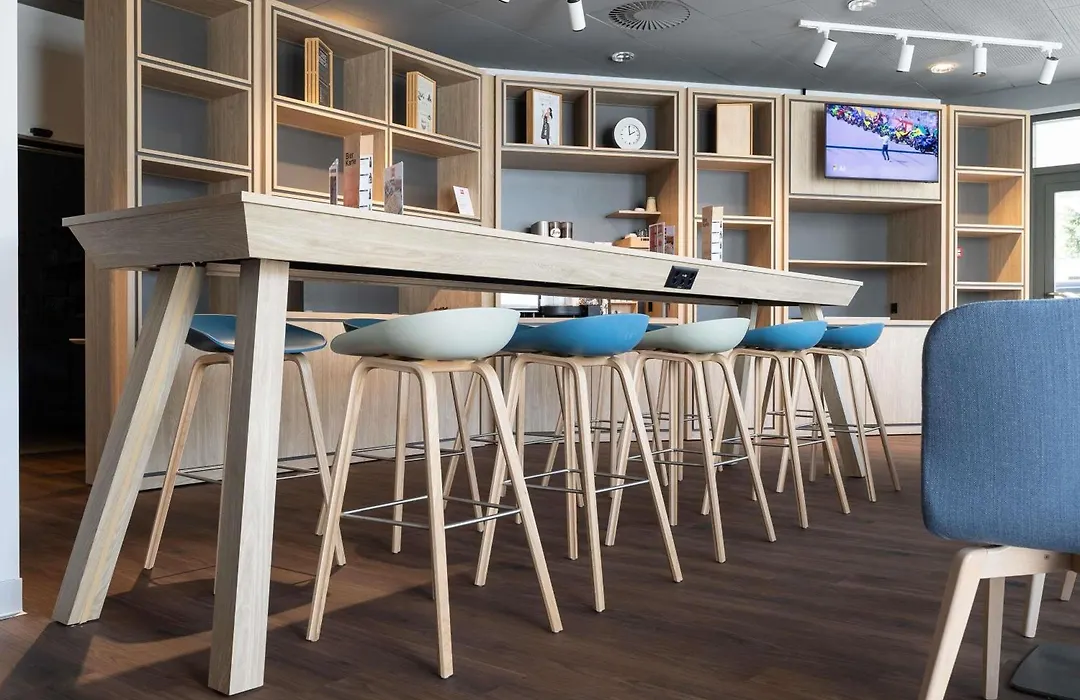 Ibis Chur-1