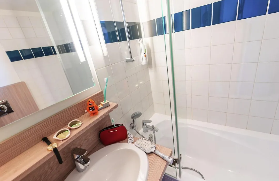 Ibis Styles Paris Velizy-1