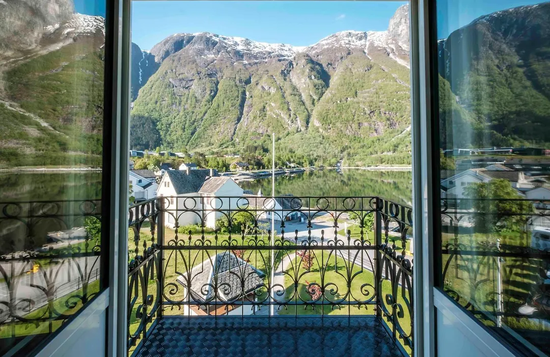 Voringfoss Hotel-1